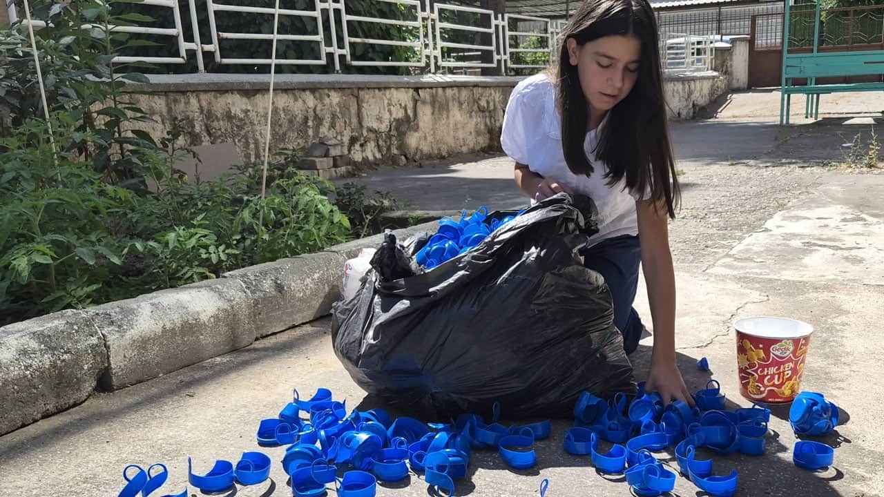 Foto - Depremzedelere umut oluyor! 11 yaşında 1 ton mavi kapak topladı