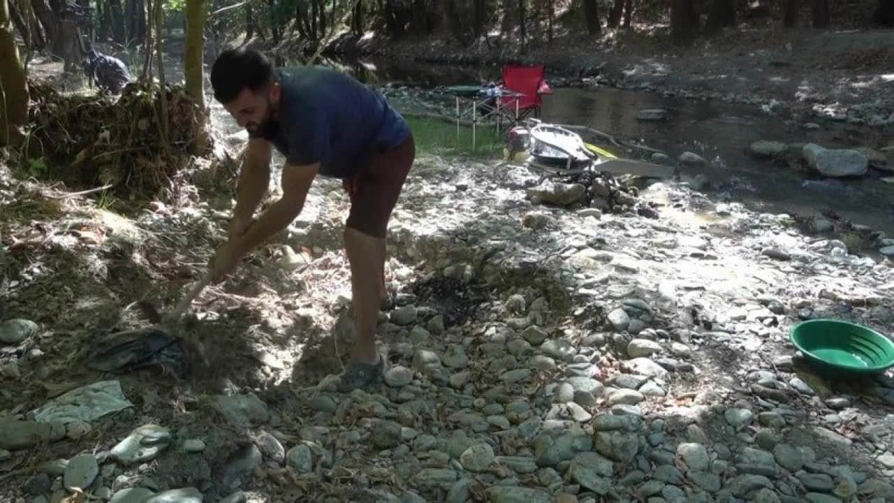 Foto - Derelerden servet çıkarıyor: Askerliği bıraktı, altın avcısı oldu!