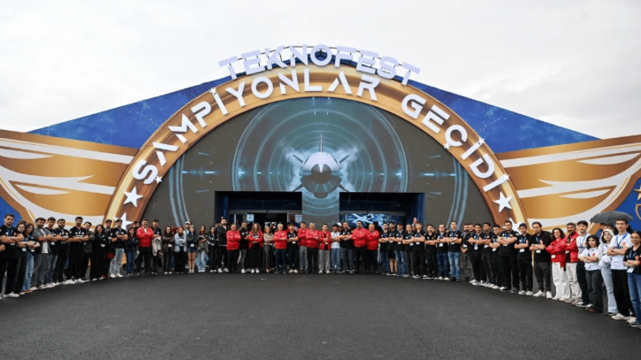 Foto - Destekledikleri 44 takımdan 36’sı finalde: TEKNOFEST’e Şahinbey damgası 