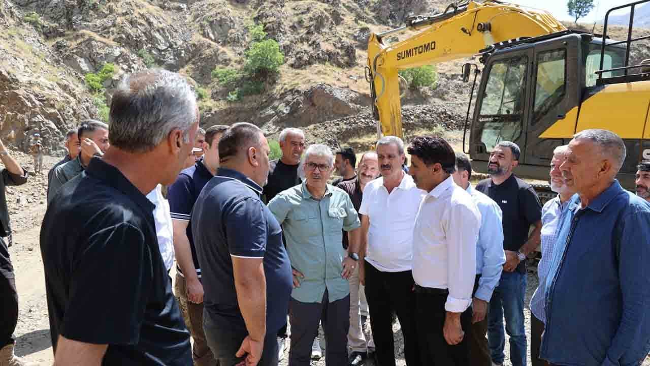 Foto - Devlet, millet ve Mehmetcik kucaklaştı: 42 yıl sonra ilk kez bir vali o topraklarda