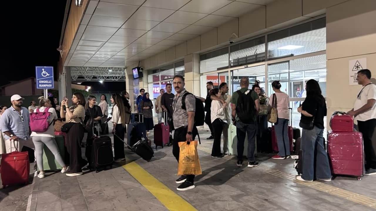 Foto - Direkt uçuşlar başladı İlk İran uçağı Van’a indi