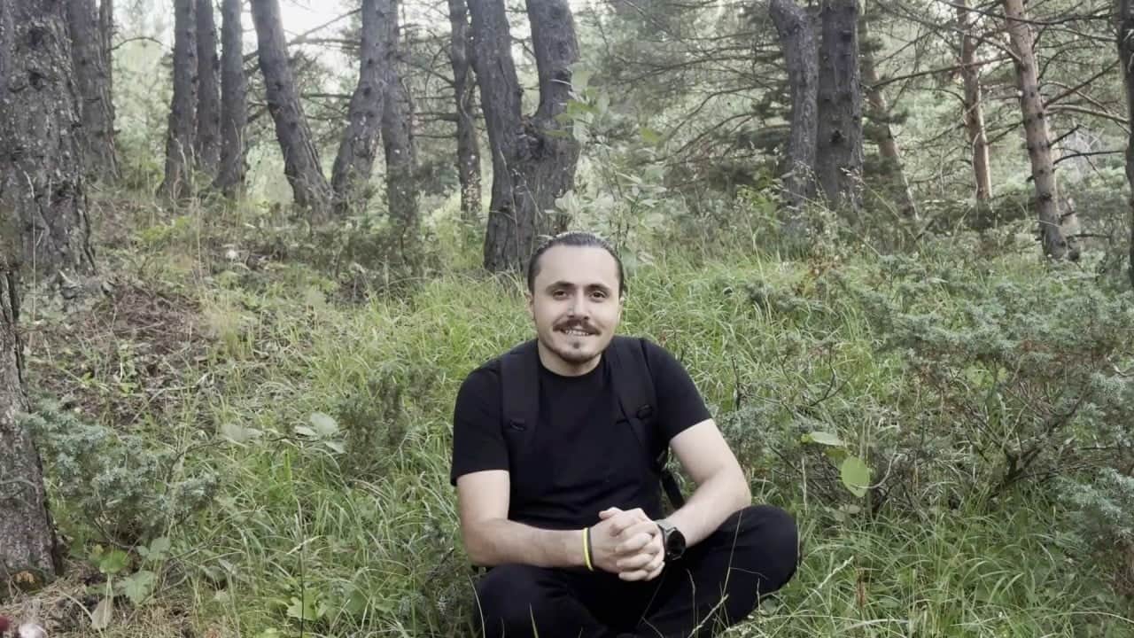 Doğa gezisi sırasında göz göze geldi: Vaşak, hayalet gibi görünüp anında kayboldu!