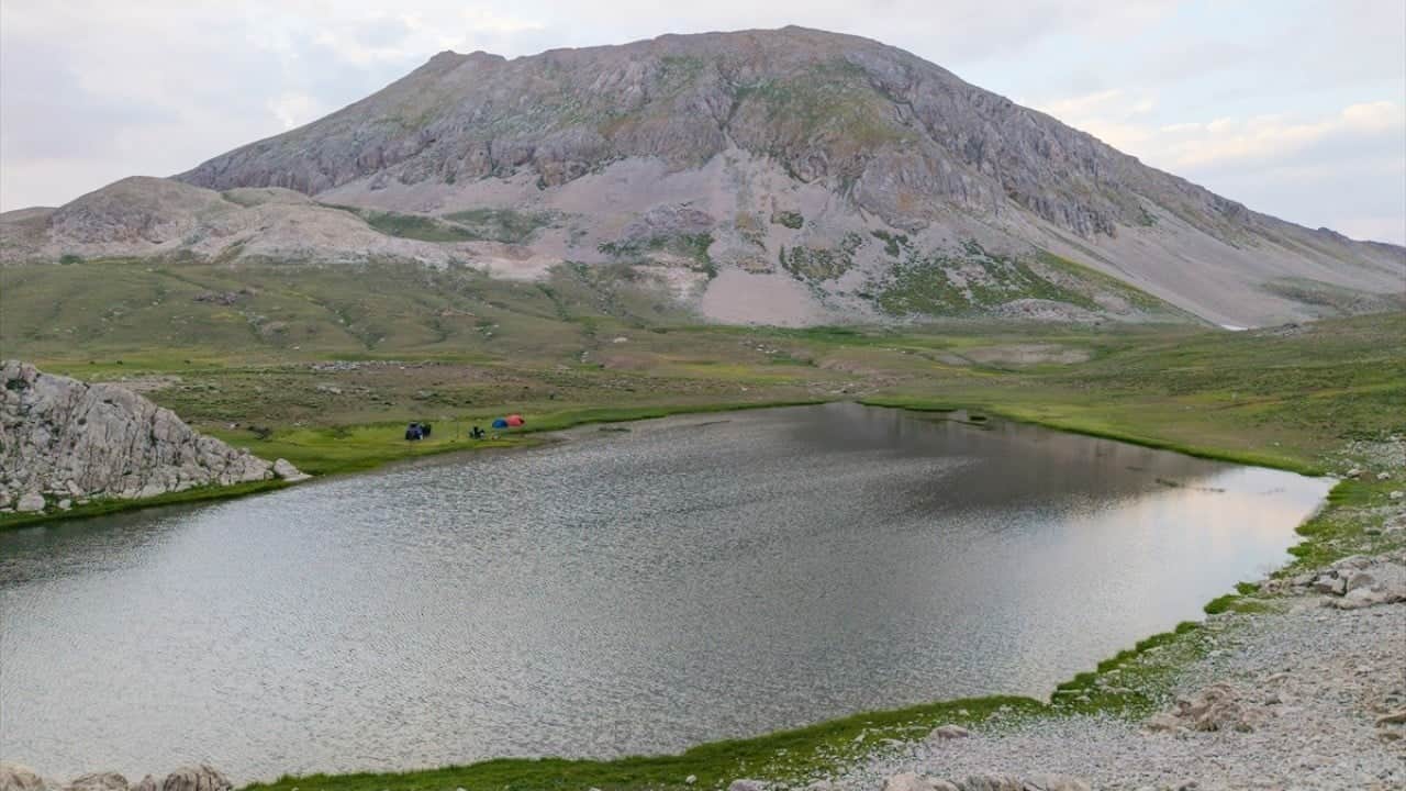 Foto - Doğa tutkunları akın etti 3 bin metre yükseklikte kamp keyfi