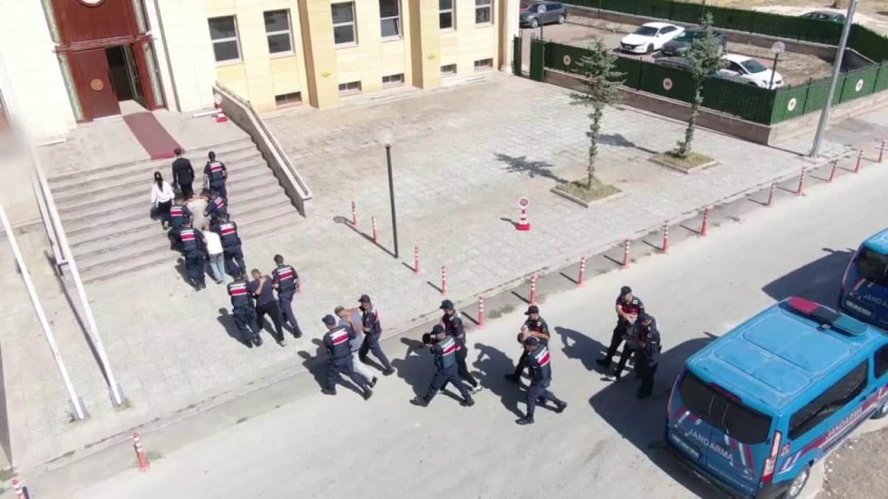 Foto - Dolandırıcılara 6 ilde eş zamanlı operasyon! 850 milyon liralık vurguna 5 tutuklama
