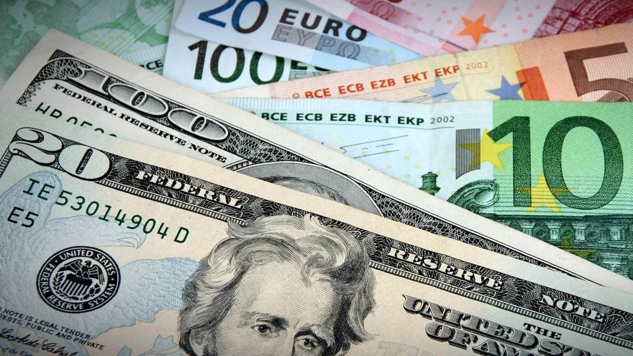 Foto - Dolar ve euro güne yükselişle başladı