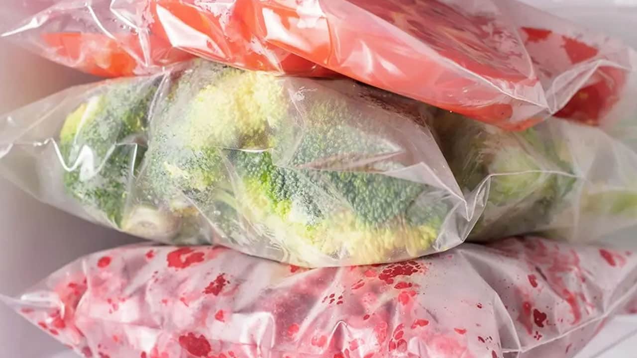 Foto - Domatesi dondurucuya koymadan önce sakın bunu yapmayın: Bu yöntem değerini bile yok ediyor! Yapanlar dikkat