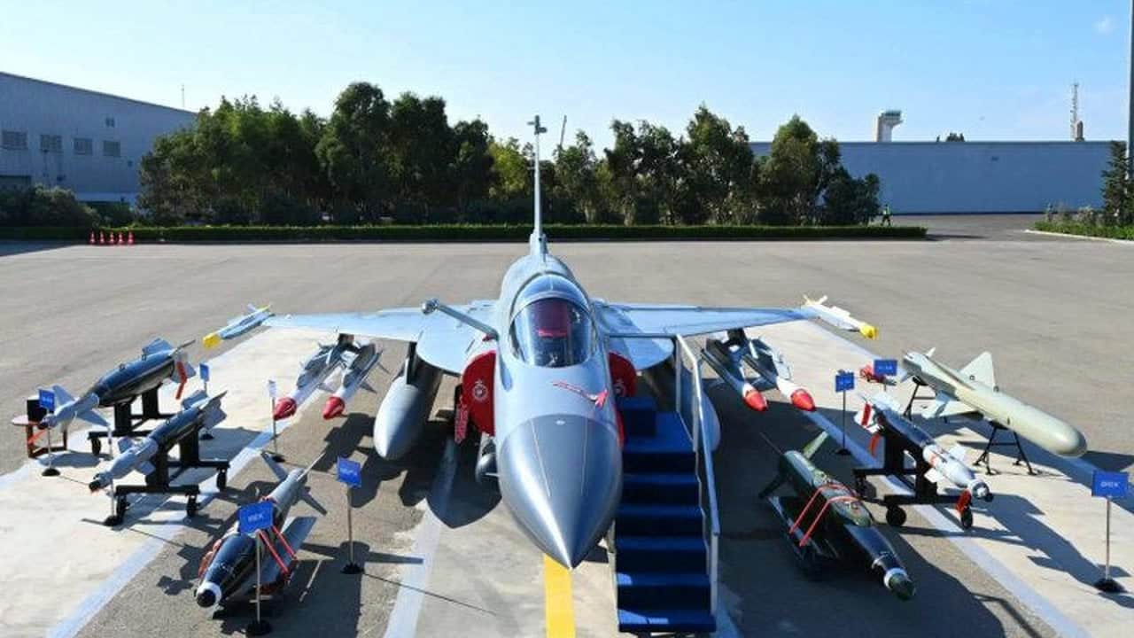 Foto - Dost ülke resmen sattı: Gökyüzünün canavarı JF-17 savaş uçakları birer birer yola çıktı