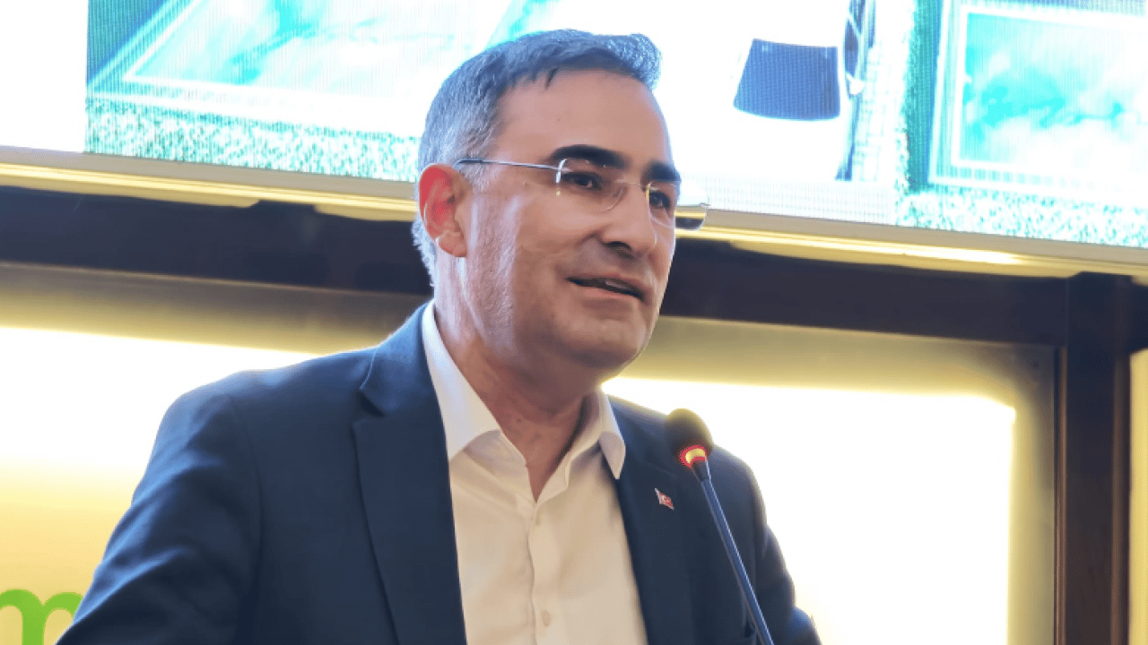 Foto - Dr. Hasan Arslan sahada! Türkiye bu muhalefeti hak etmiyor...
