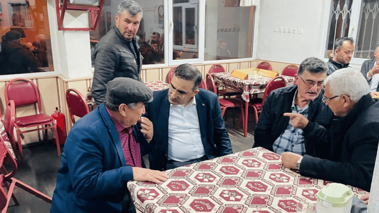 Foto - Dr. Hasan Arslan sahada! Türkiye bu muhalefeti hak etmiyor...