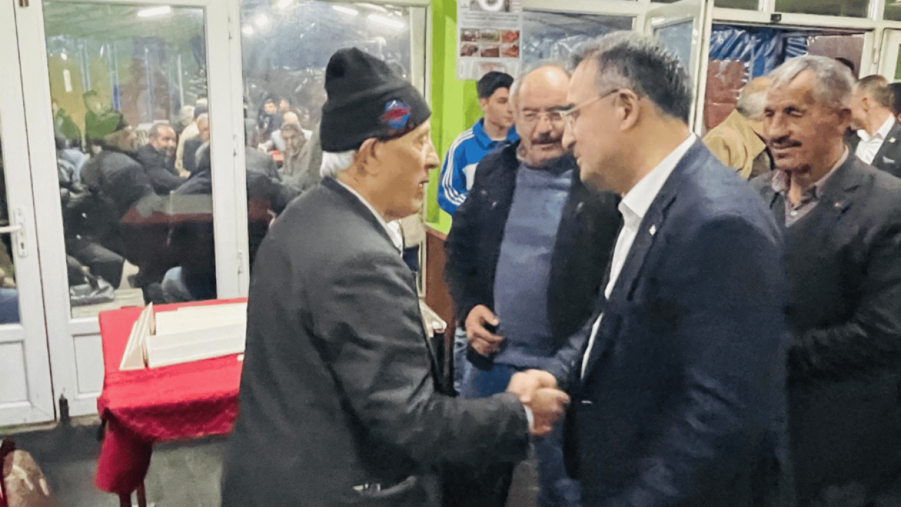 Foto - Dr. Hasan Arslan sahada! Türkiye bu muhalefeti hak etmiyor...