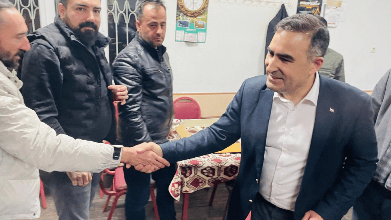 Foto - Dr. Hasan Arslan sahada! Türkiye bu muhalefeti hak etmiyor...