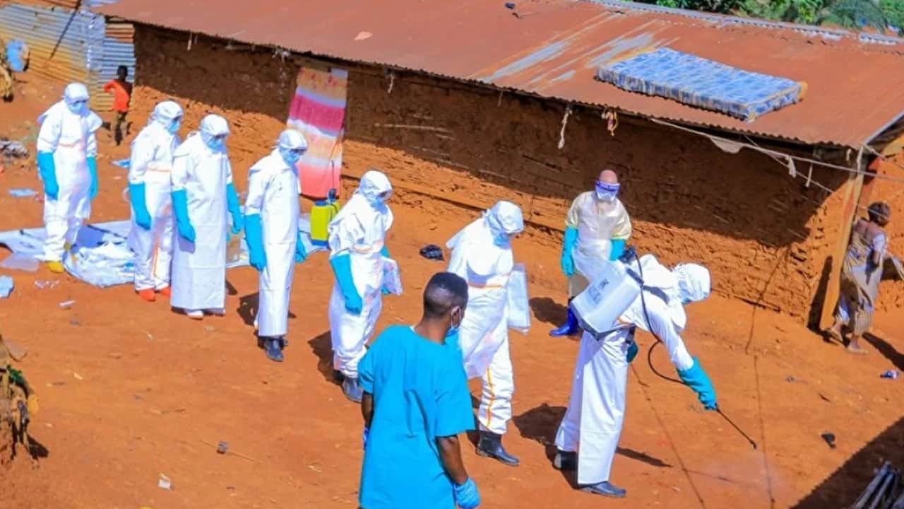 Foto - DSÖ’den kritik acil durum kararı! O ülkede Ebola kabusu büyüyor