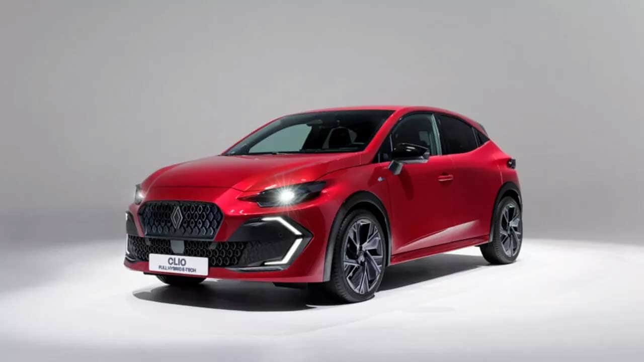 Dünya genelinde 17 milyon satarak rekor kırdı! Yeni Renault Clio Türkiye'de yollara çıktı