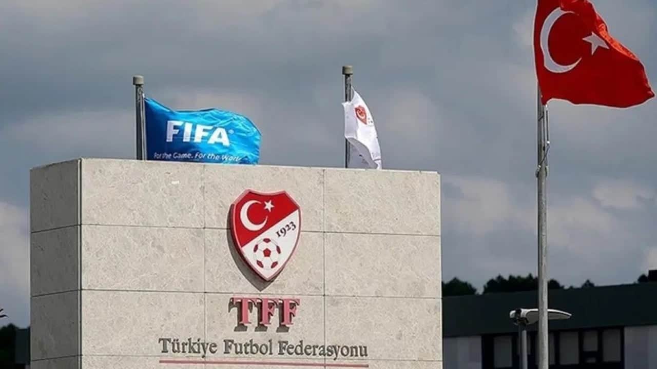 Foto - Dünya, ‘Hakem dosyası’nı konuşuyor! Ferhat Gündoğdu manşetlerde