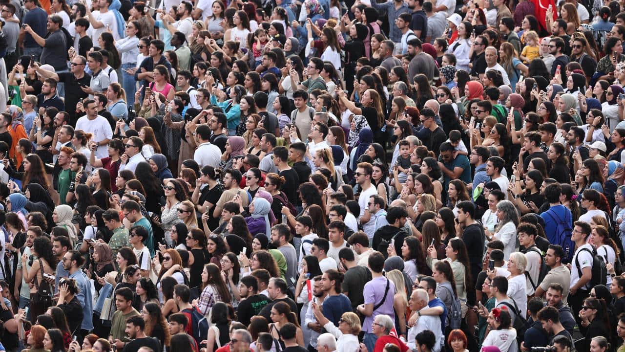 Foto - Dünya tarihinde bir ilk yaşandı! Nüfusta kırılma anı