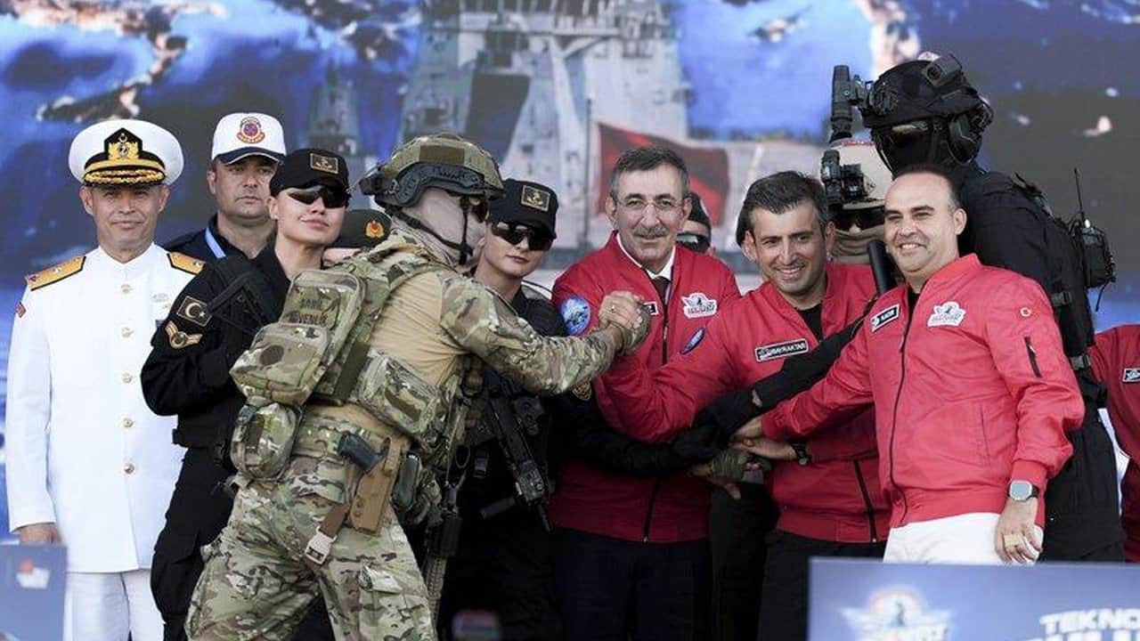 Foto - Dünyada eşi benzeri yok! Milli Uçak Gemisi için tarih verildi