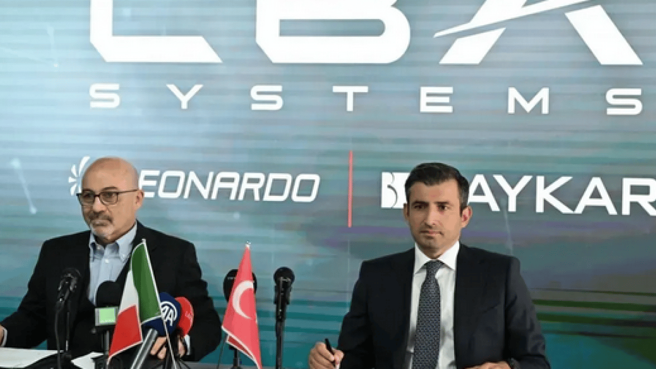 Foto - Dünyanın gözü orada olacak: Baykar ve Leonardo'dan Stratejik İş Birliği: KIZILELMA Farnborough'da...