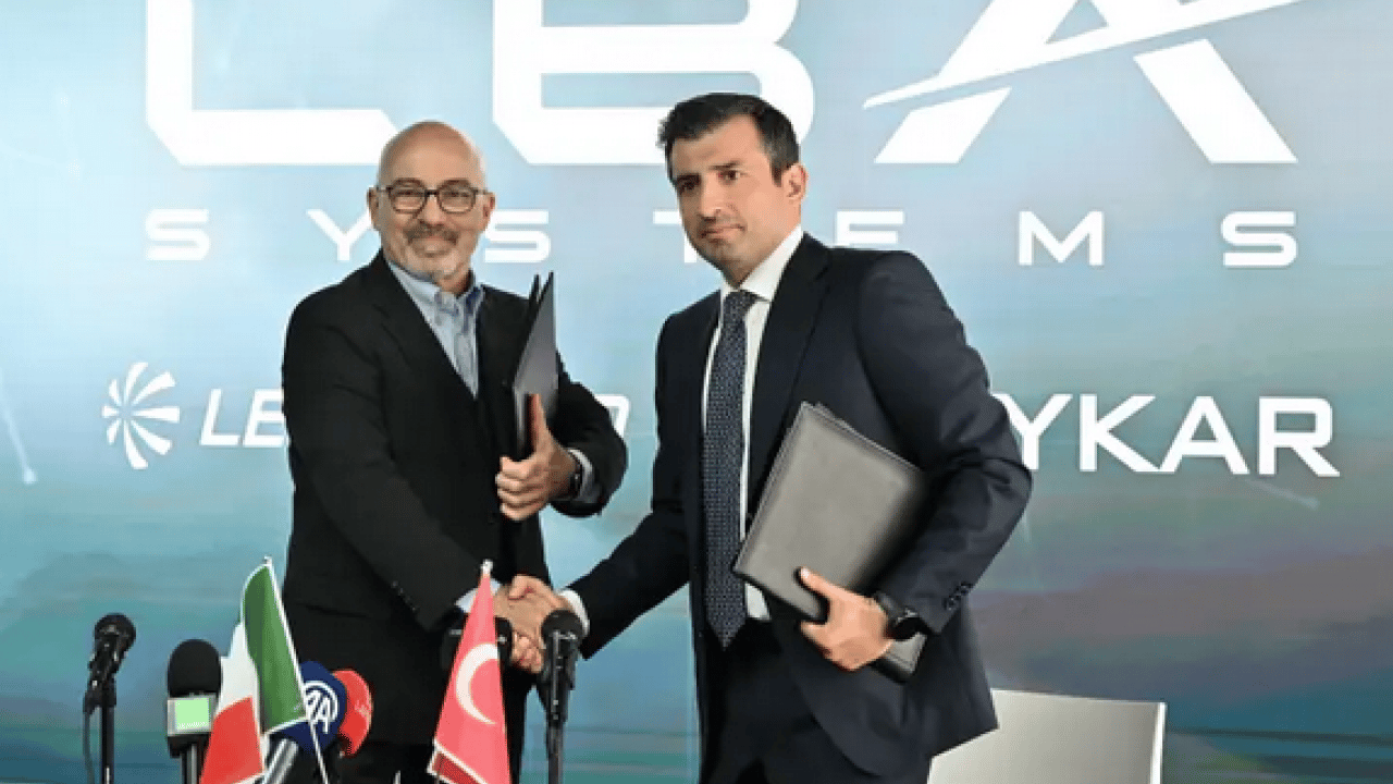 Foto - Dünyanın gözü orada olacak: Baykar ve Leonardo'dan Stratejik İş Birliği: KIZILELMA Farnborough'da...