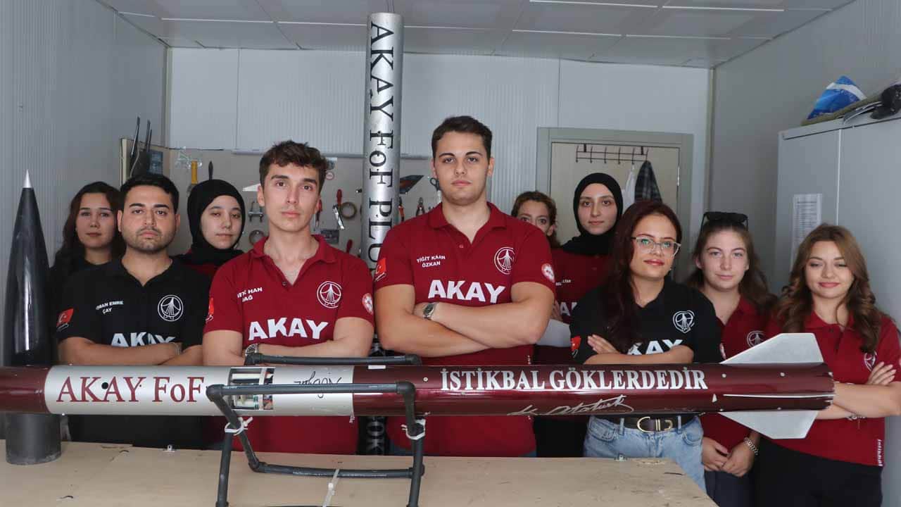 Foto - Düşman korkmasın da ne yapsın! Liseli gençlerin roketleri ses getirdi