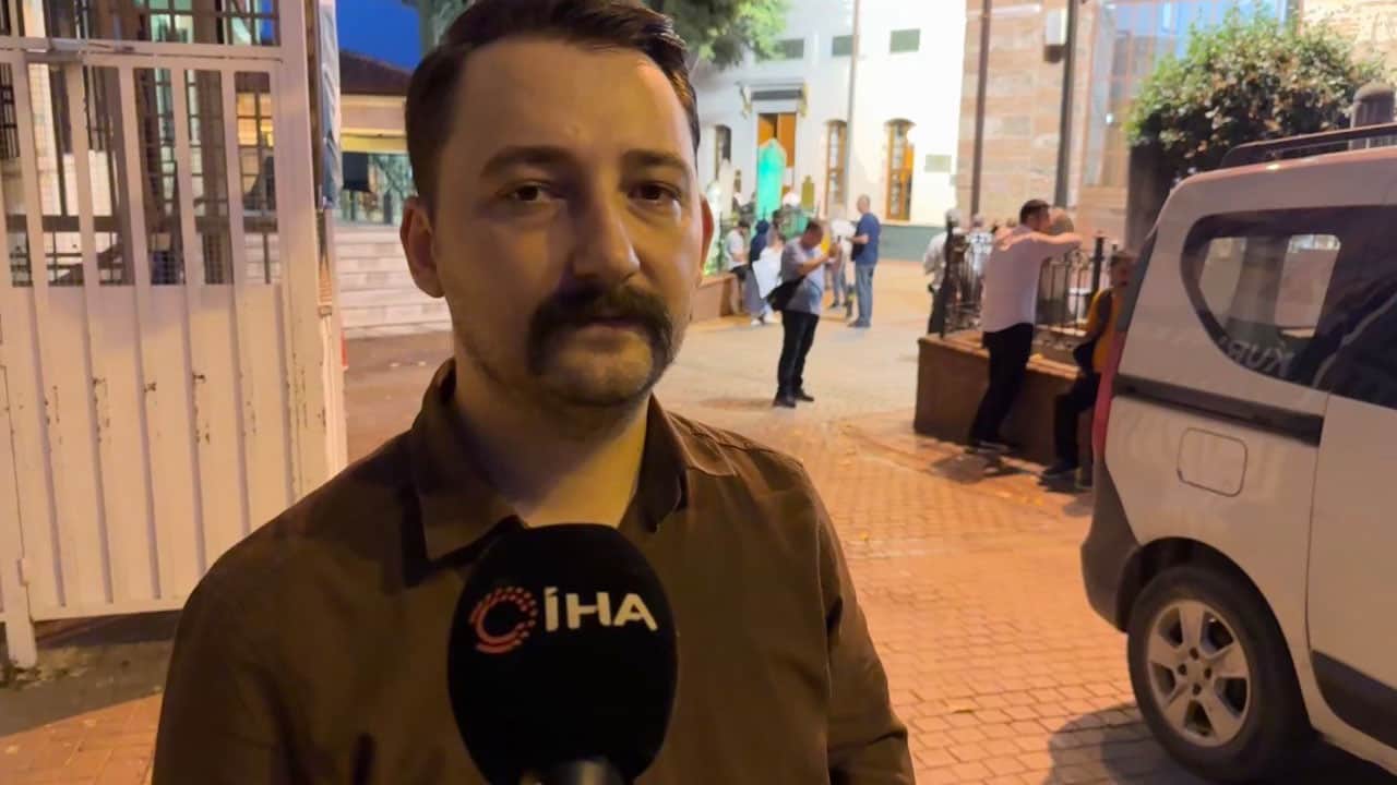 Foto - Duvarlara el çekme hat eserleri asıldı! Üftâde Hazretleri’nin makamı yeniden tefriş edildi