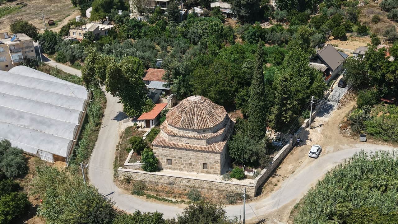 Foto - Duvarlarına bakınca 2 bin yıllık izler çıkıyor! Osmanlı camisinde Roma taşları kullanılmış