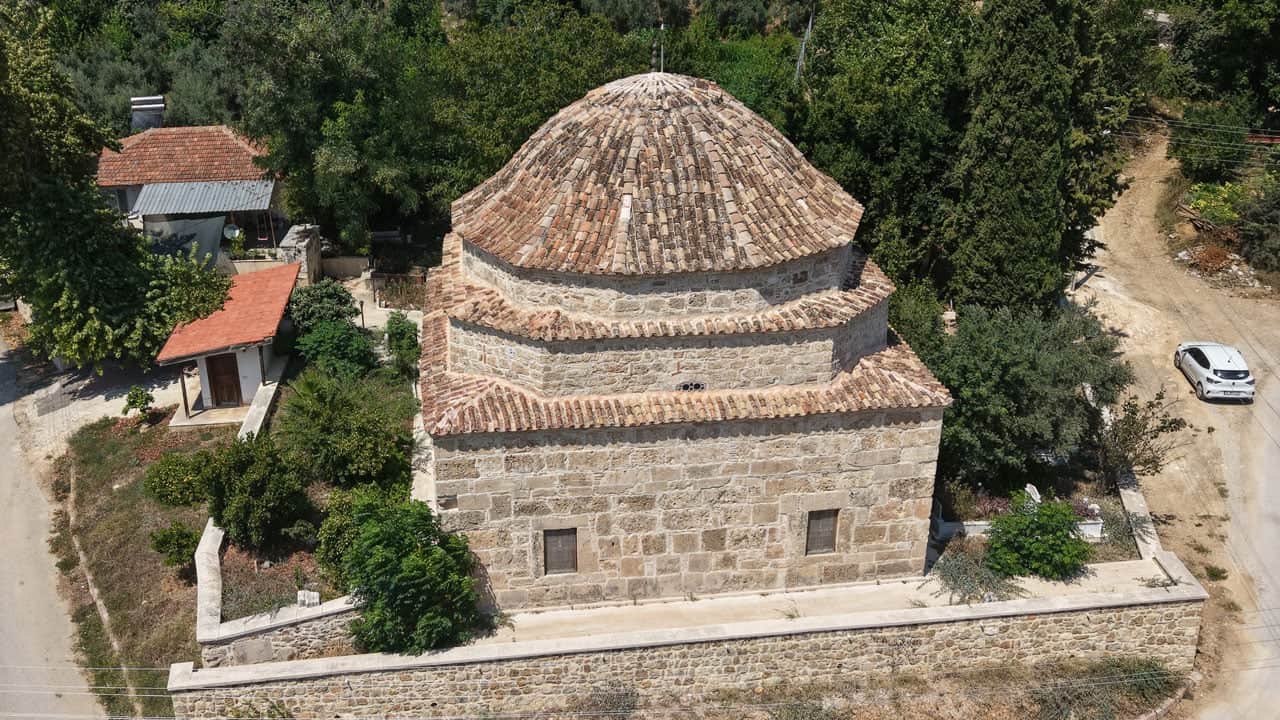 Duvarlarına bakınca 2 bin yıllık izler çıkıyor! Osmanlı camisinde Roma taşları kullanılmış
