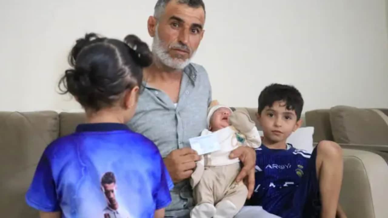 Foto - Duyanlar kulaklarına inanamıyor: Yeni doğan oğluna öyle bir isim verdi ki...