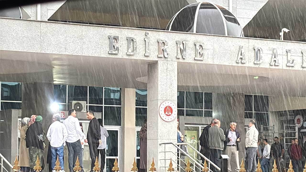 Foto - Edirne sağanakla teslim oldu! Meteoroloji uyarmıştı, yağmur kenti altüst etti!