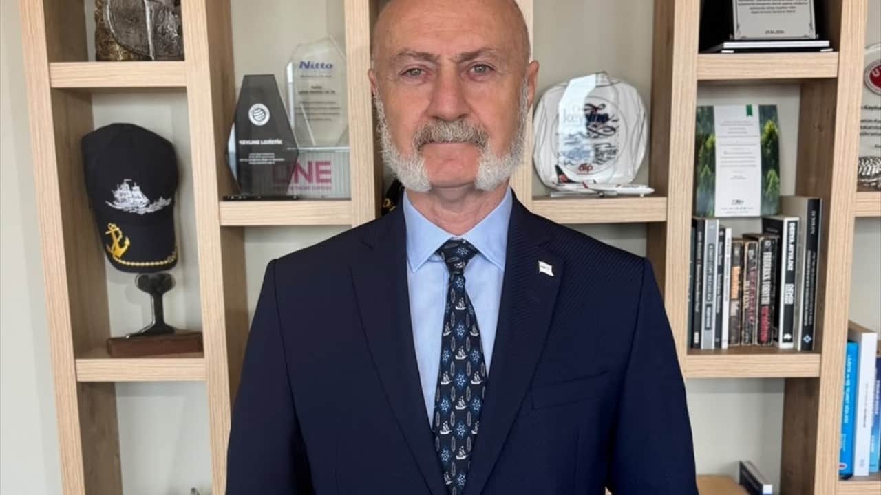 Foto - Eğitimli sürücüler revaçta Lojistikçiler üniversiteli tır şoförü peşinde
