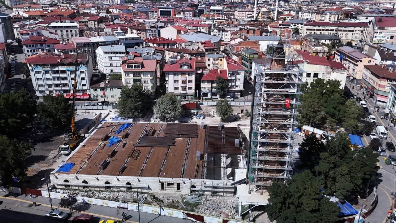 Foto - Eğri minareli camideki sıra dışı gizemli çanakların sırrı çözüldü: Çok konuşulan sırra bakın neymiş
