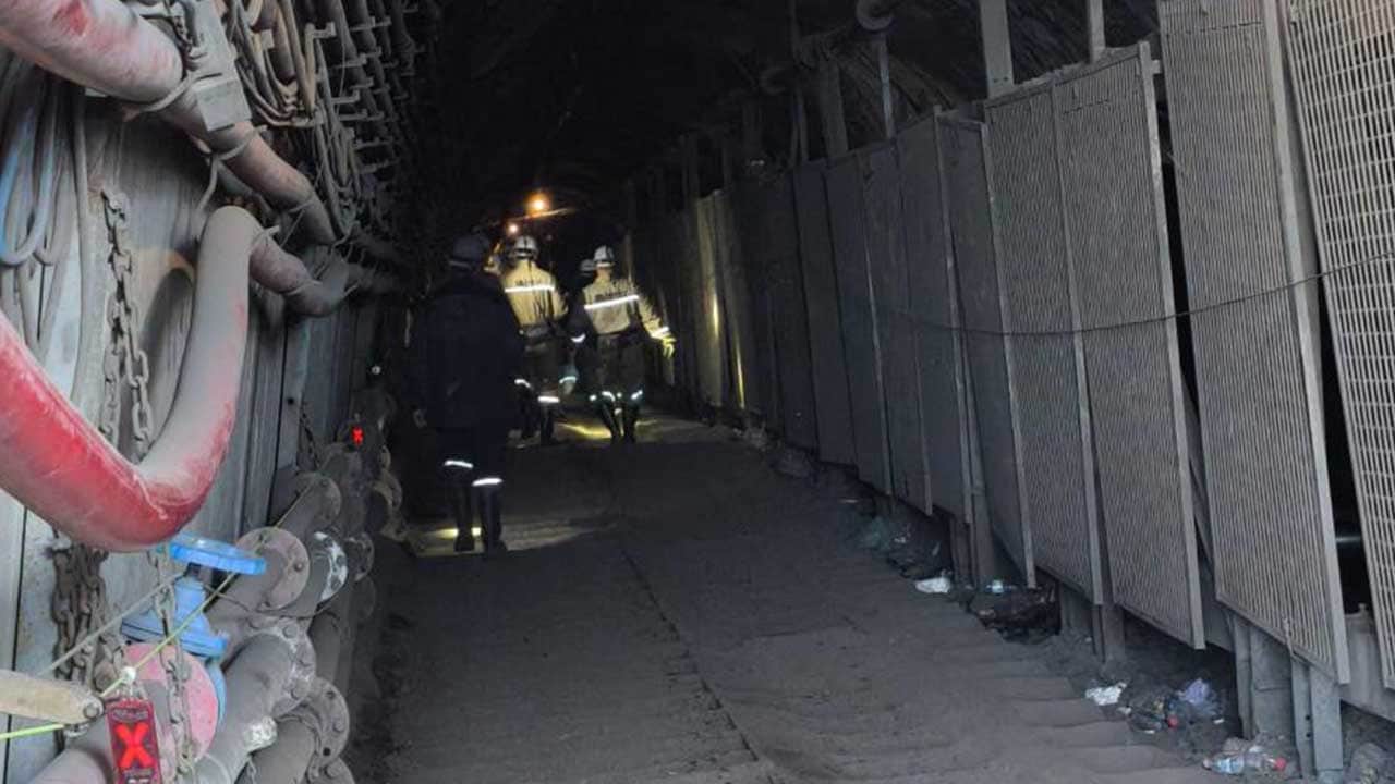 Foto - Ekipler 4 işçiye ulaşmak için seferber oldu