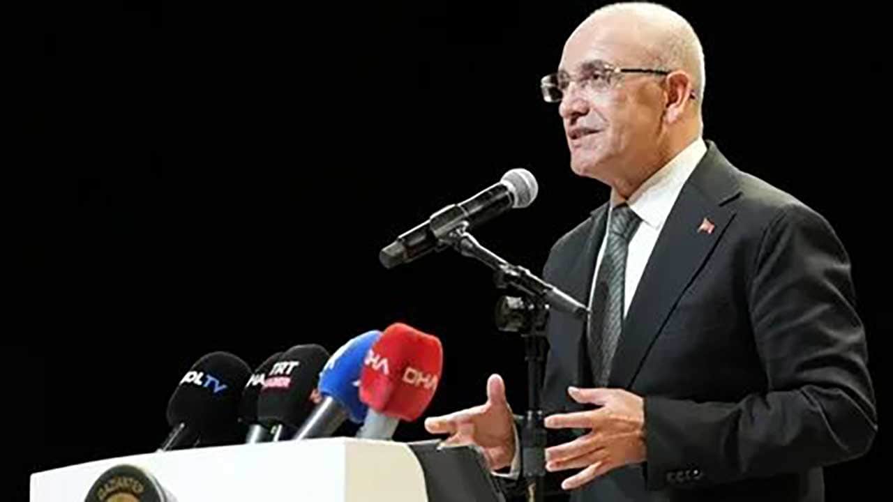 Foto - Ekonomide dış şoklara karşı çelikten kalkan! Bakan Mehmet Şimşek zor coğrafyadaki küresel krize karşı Türkiye'nin rezerv gücünü ilan etti!