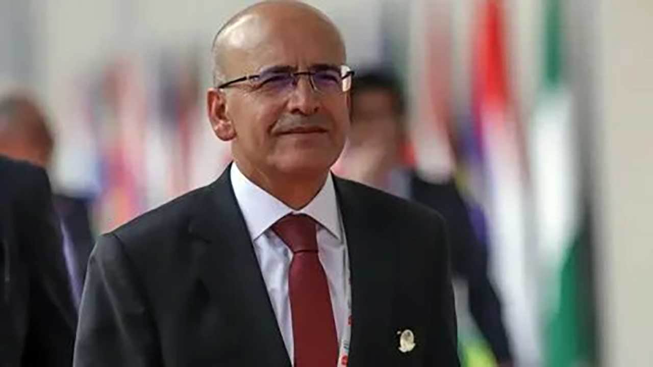 Foto - Ekonomide dış şoklara karşı çelikten kalkan! Bakan Mehmet Şimşek zor coğrafyadaki küresel krize karşı Türkiye'nin rezerv gücünü ilan etti!