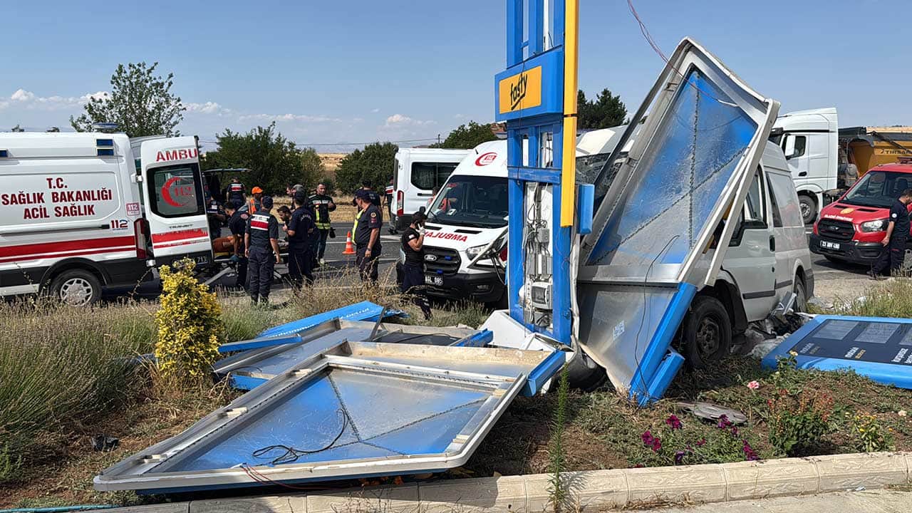 Foto - Elazığ’da korkutan kaza: 3’ü çocuk 7 kişi yaralandı