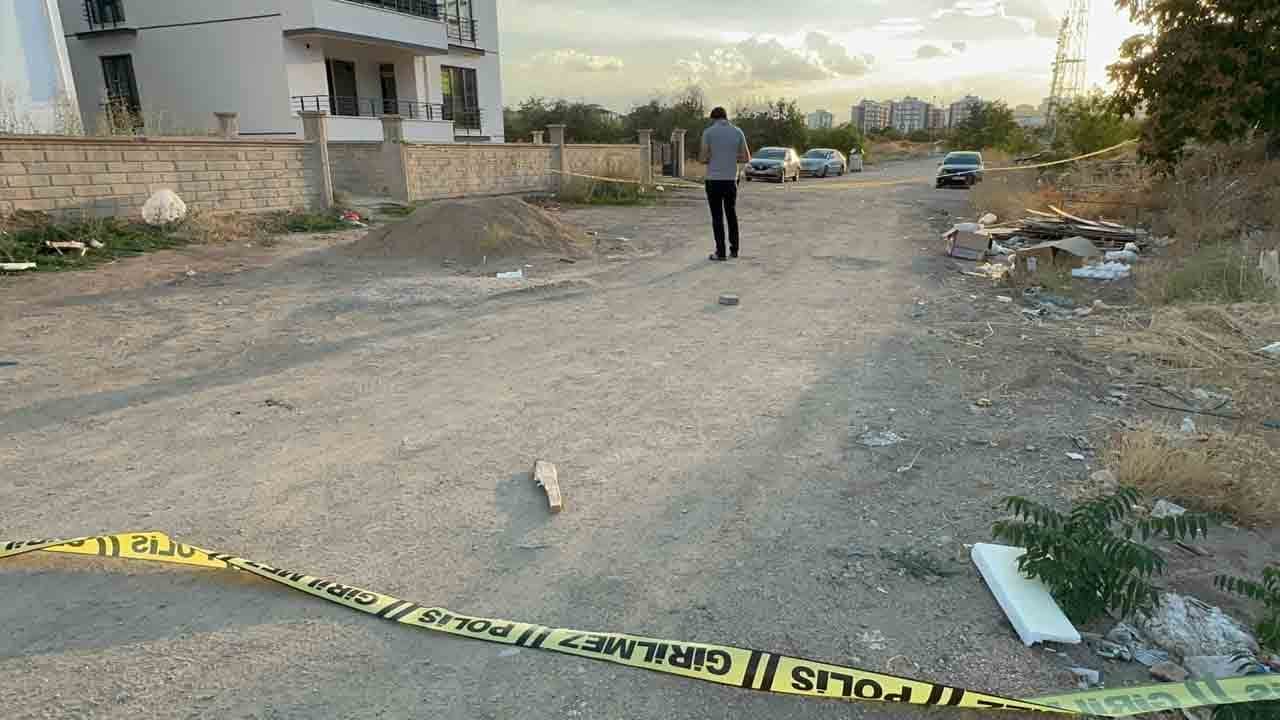 Foto - Elazığ’da sokak ortasında silahlı dehşet: 1 kişi öldü, 1 kişi yaralandı