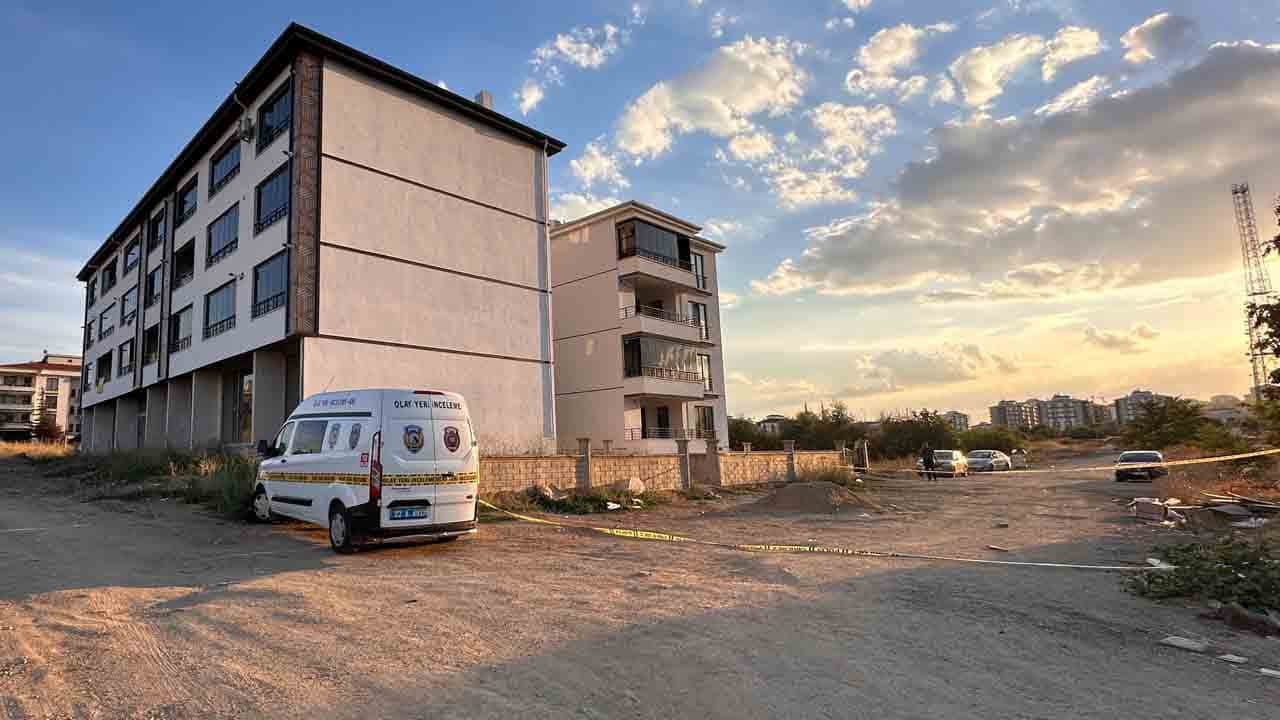 Foto - Elazığ’da sokak ortasında silahlı dehşet: 1 kişi öldü, 1 kişi yaralandı