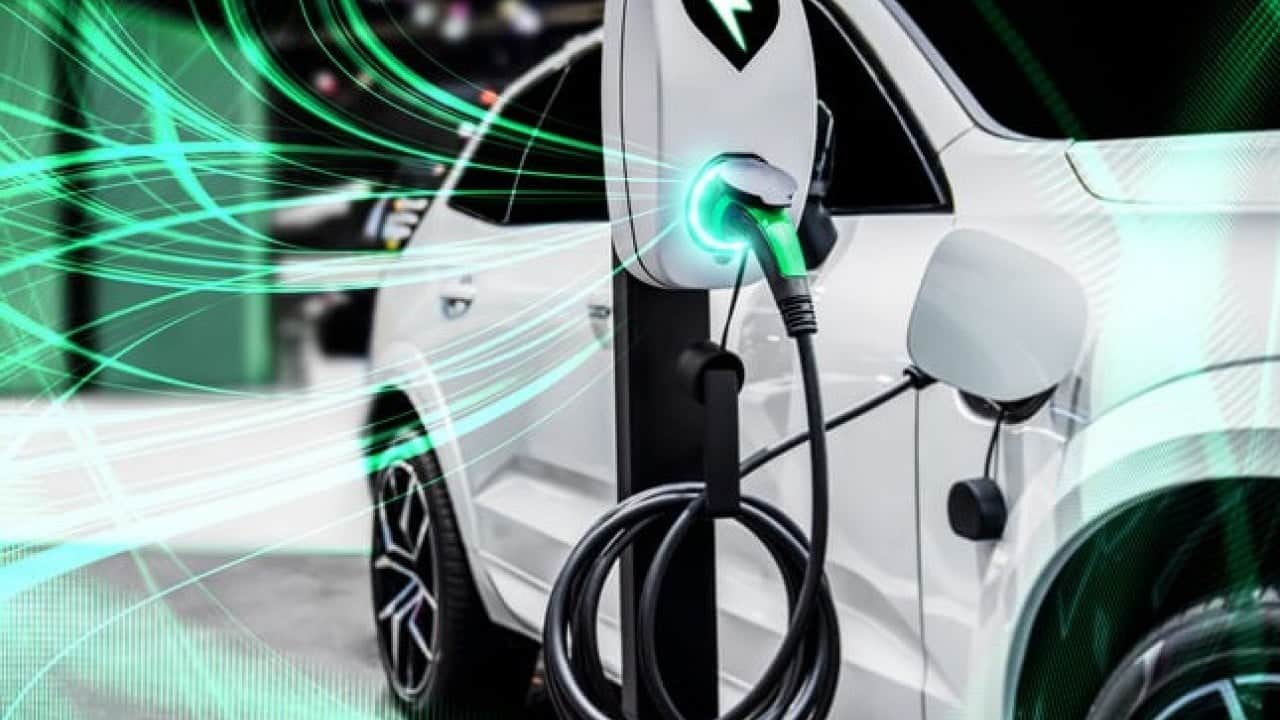 Elektrikliler koptu geliyor! Otomobil tercihinde hızlı dönüşüm