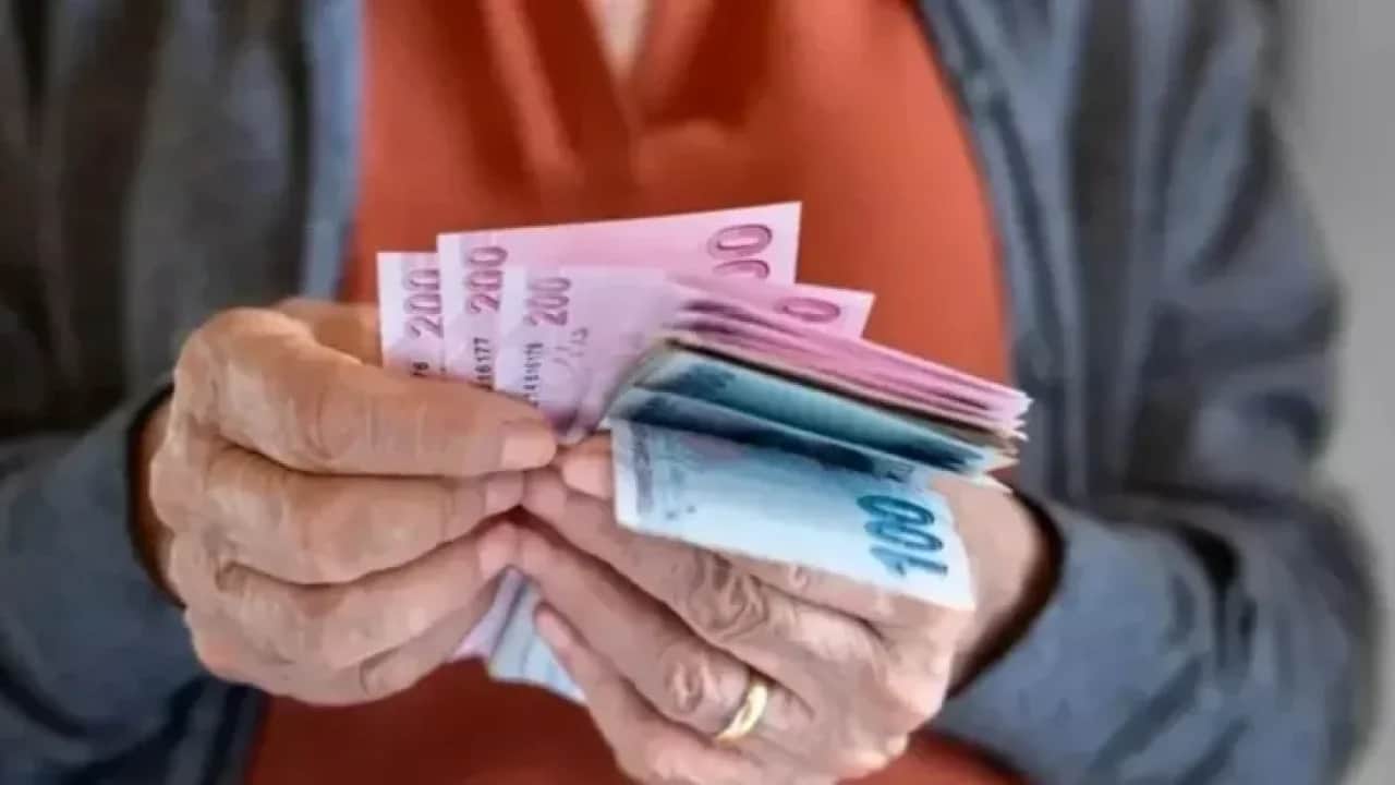 Foto - Eleştiriler sonrası Mehmet Şimşek’ten yeni hamle! Tarih verildi, emeklilere 10 bin lira ek ödeme geliyor