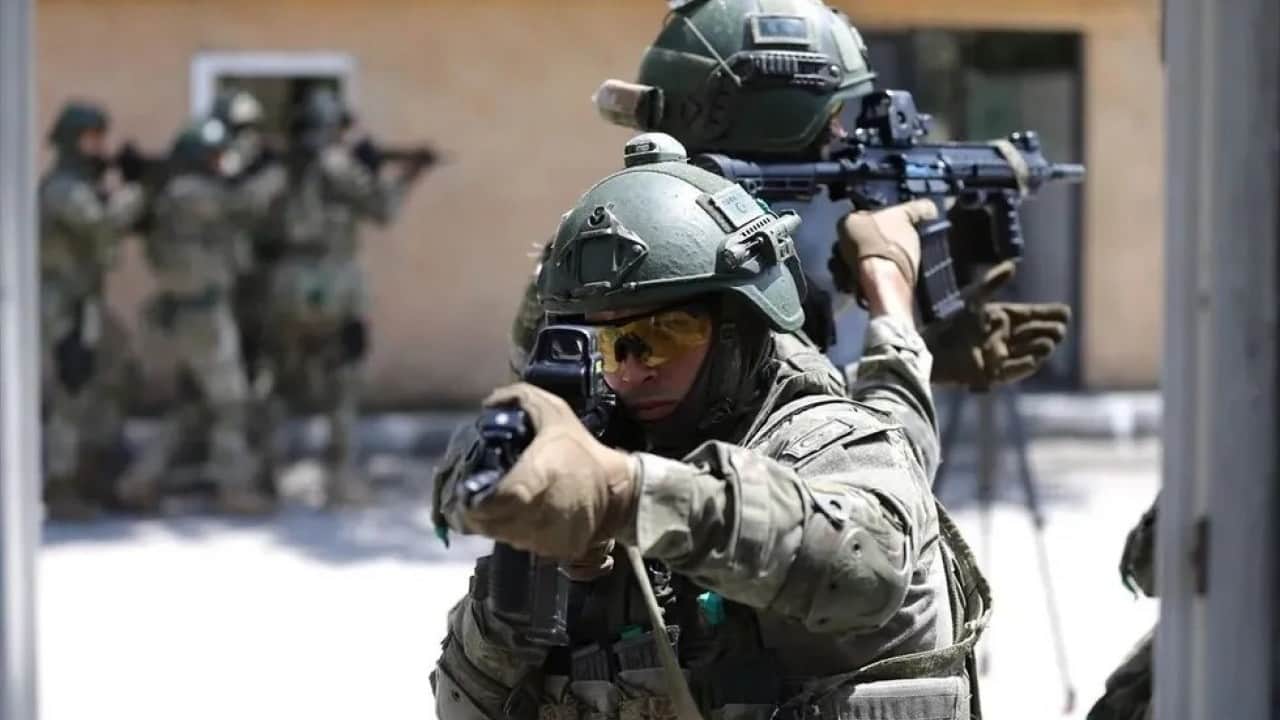 Foto - Emekli albay Yunanistan'ı sallayacak detayı açıkladı: Füzeye bile gerek yok obüslerle girebiliriz