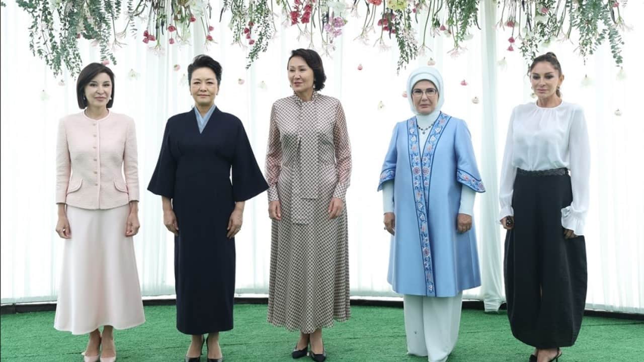 Foto - Emine Erdoğan Bişkek’te lider eşleriyle bir araya geldi 