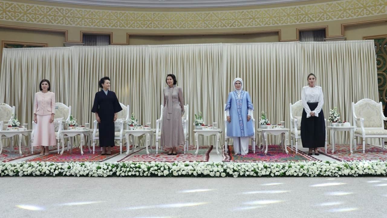 Foto - Emine Erdoğan Bişkek’te lider eşleriyle bir araya geldi 