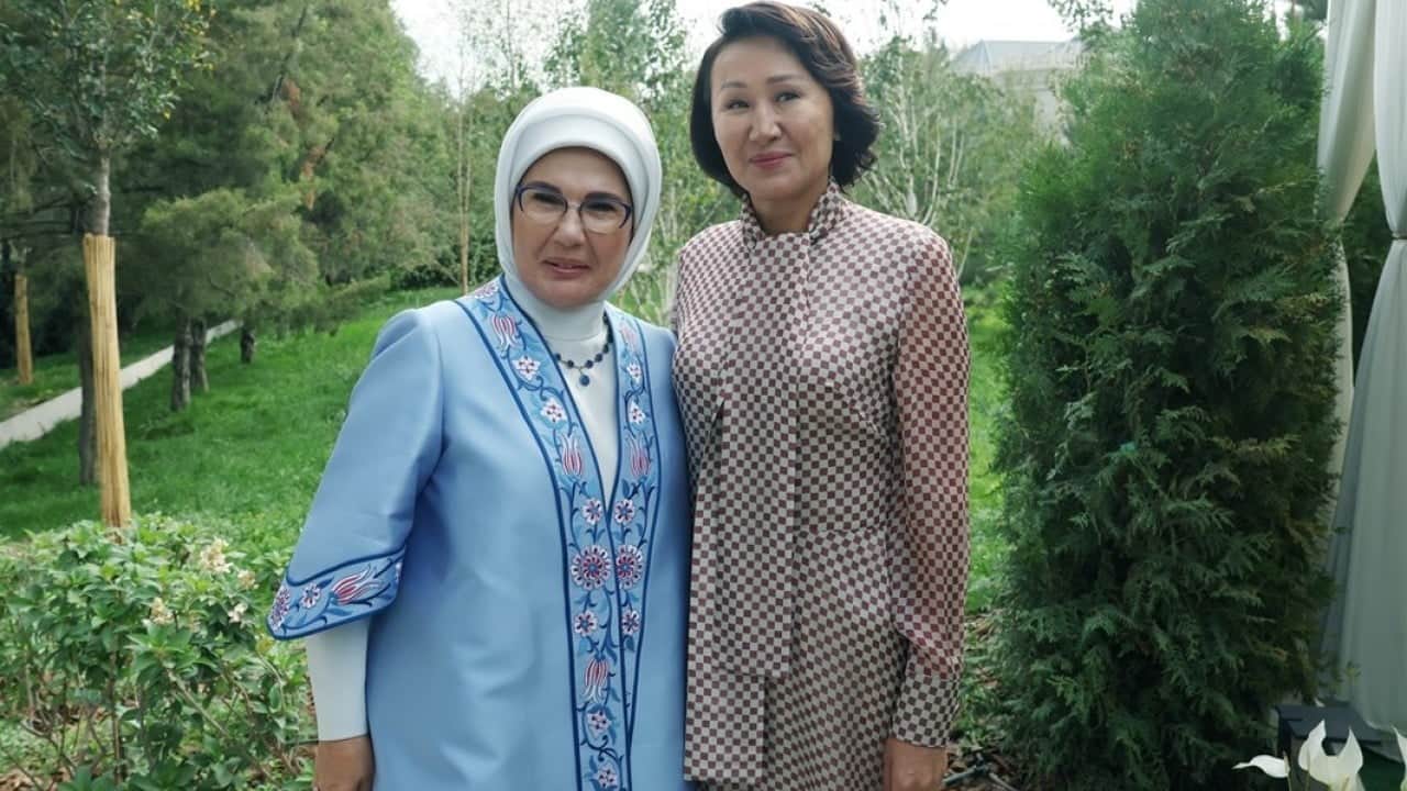 Foto - Emine Erdoğan Bişkek’te lider eşleriyle bir araya geldi 