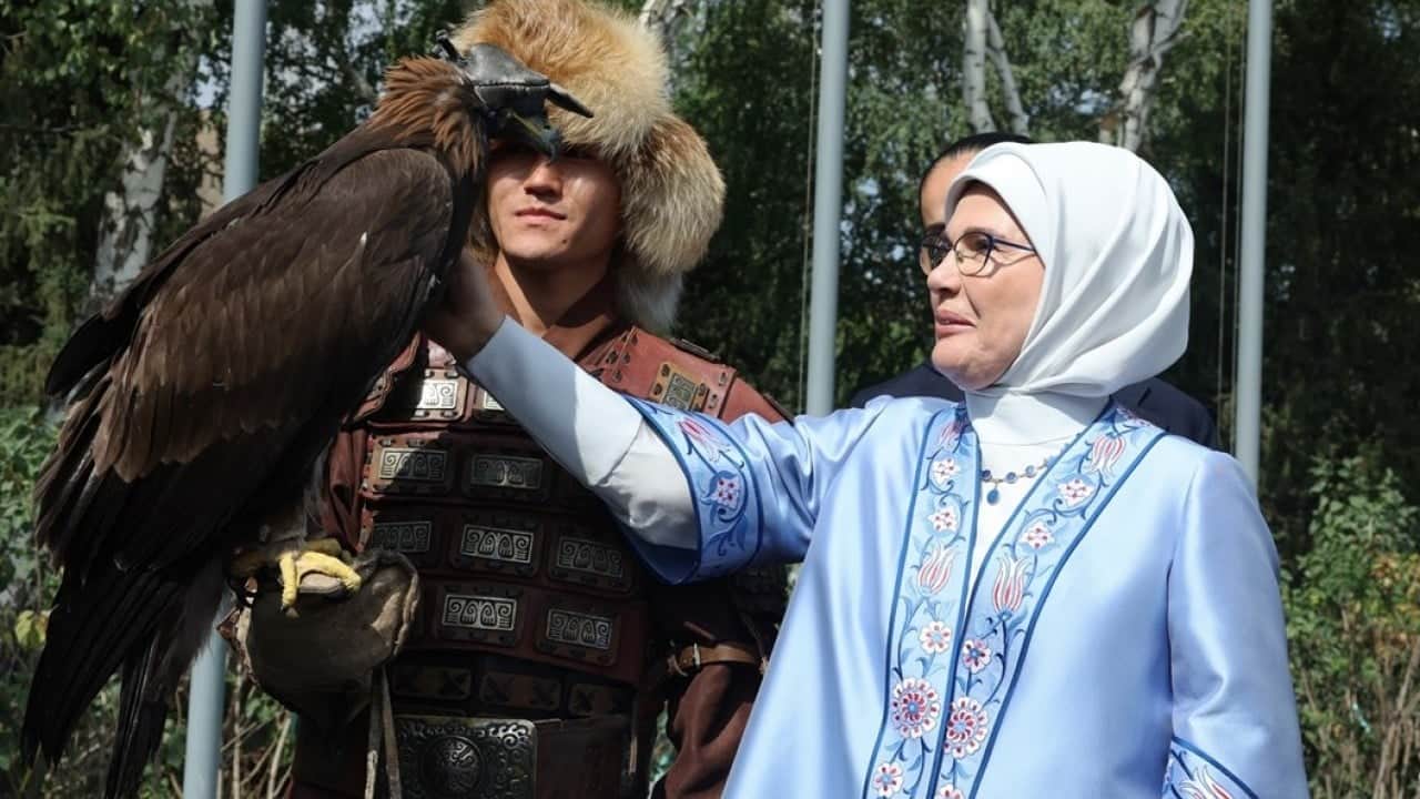 Foto - Emine Erdoğan Bişkek’te lider eşleriyle bir araya geldi 