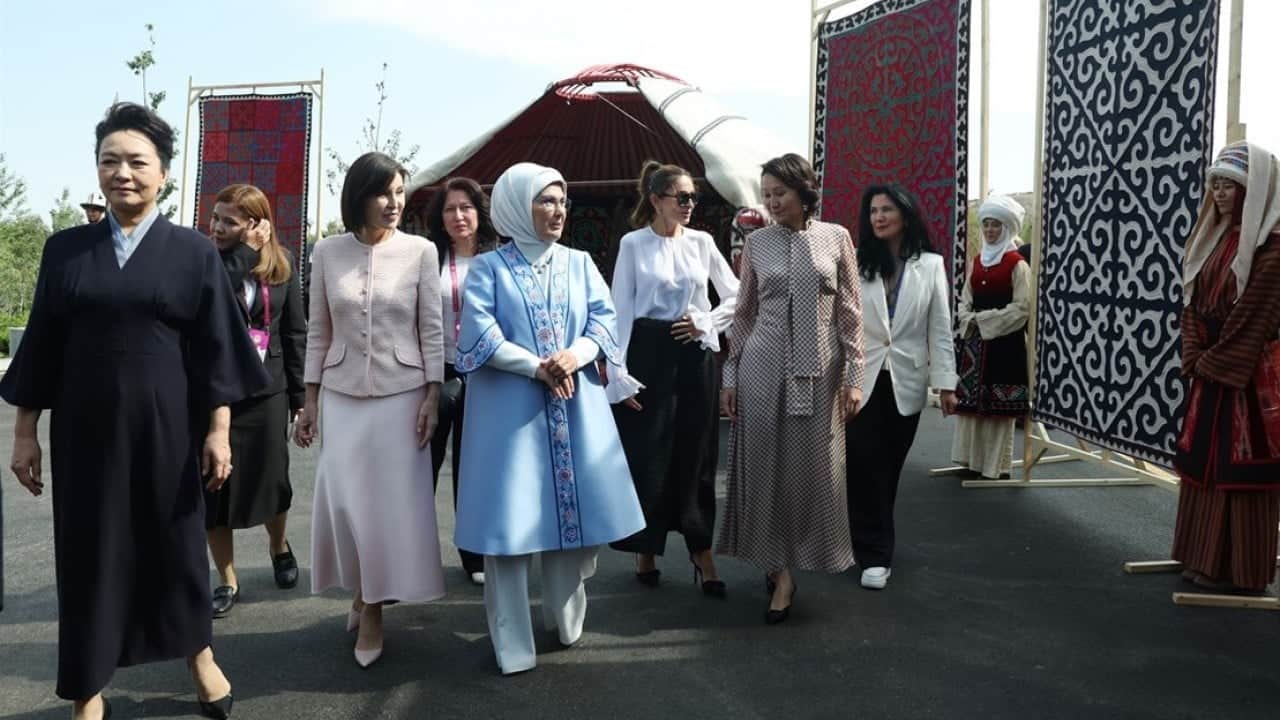 Foto - Emine Erdoğan Bişkek’te lider eşleriyle bir araya geldi 
