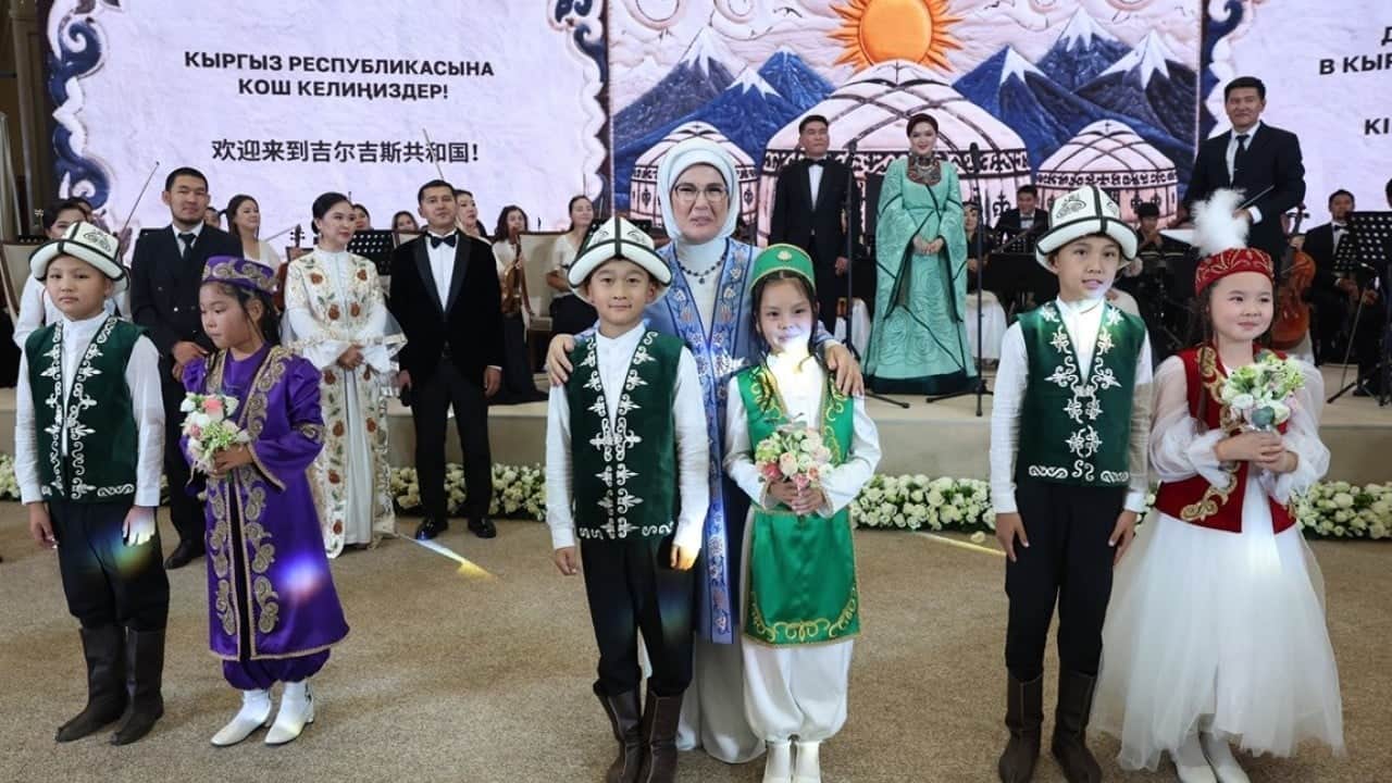 Foto - Emine Erdoğan Bişkek’te lider eşleriyle bir araya geldi 