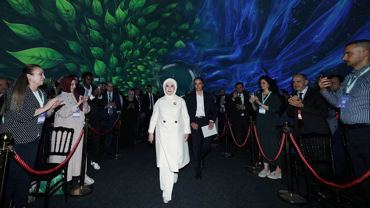 Foto - Emine Erdoğan'dan Sıfır Atık Forumu mesajı: İnsanlık ailesinin tarihi buluşması
