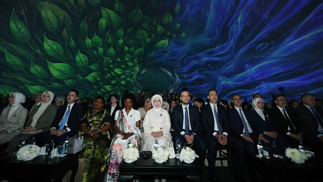 Foto - Emine Erdoğan'dan Sıfır Atık Forumu mesajı: İnsanlık ailesinin tarihi buluşması