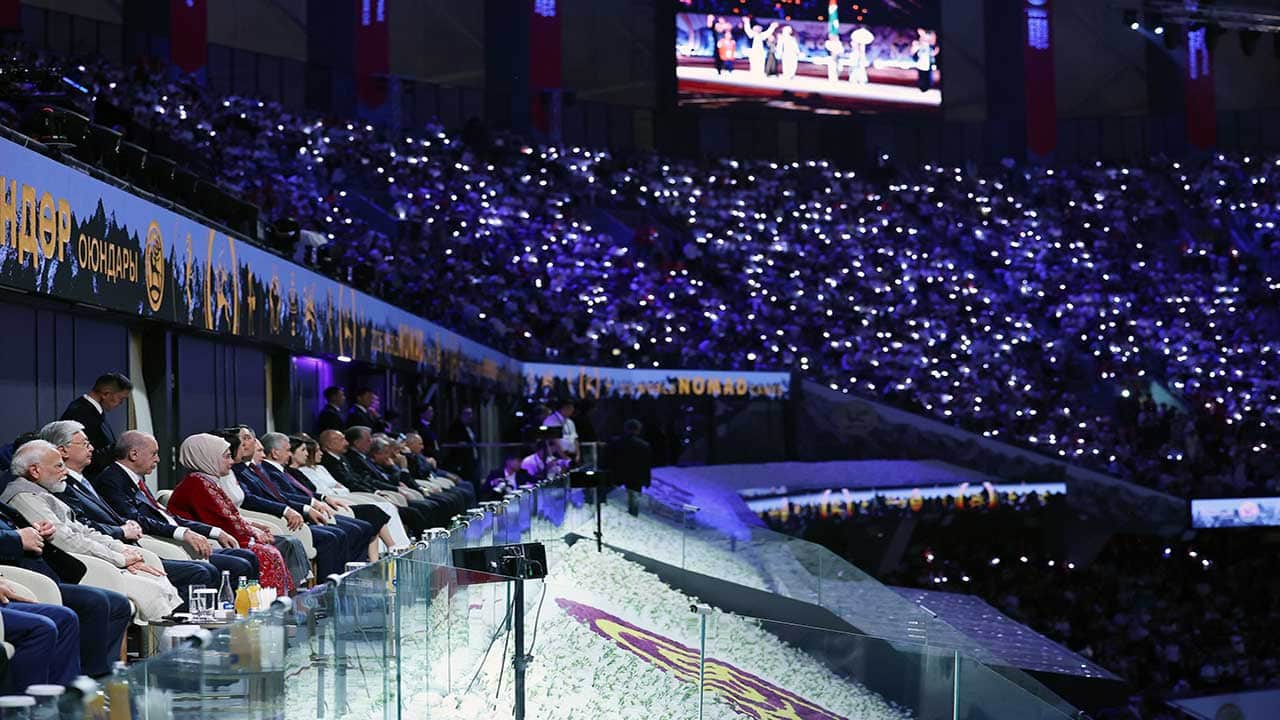 Foto - Emine Erdoğan'dan Bişkek'te gururlandıran temaslar! Dünya Göçebe Oyunları'na damga vurdu!