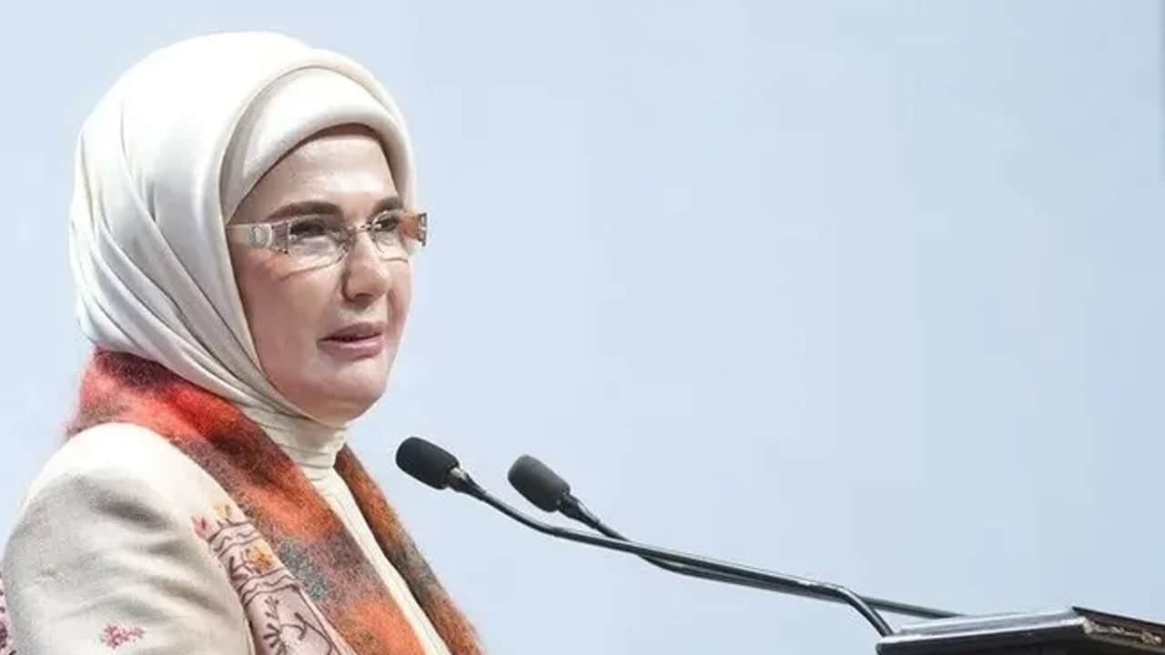 Foto - Emine Erdoğan'dan 'Dünya Okuma Yazma Günü' paylaşımı: Sayısız hayatı değiştirdik