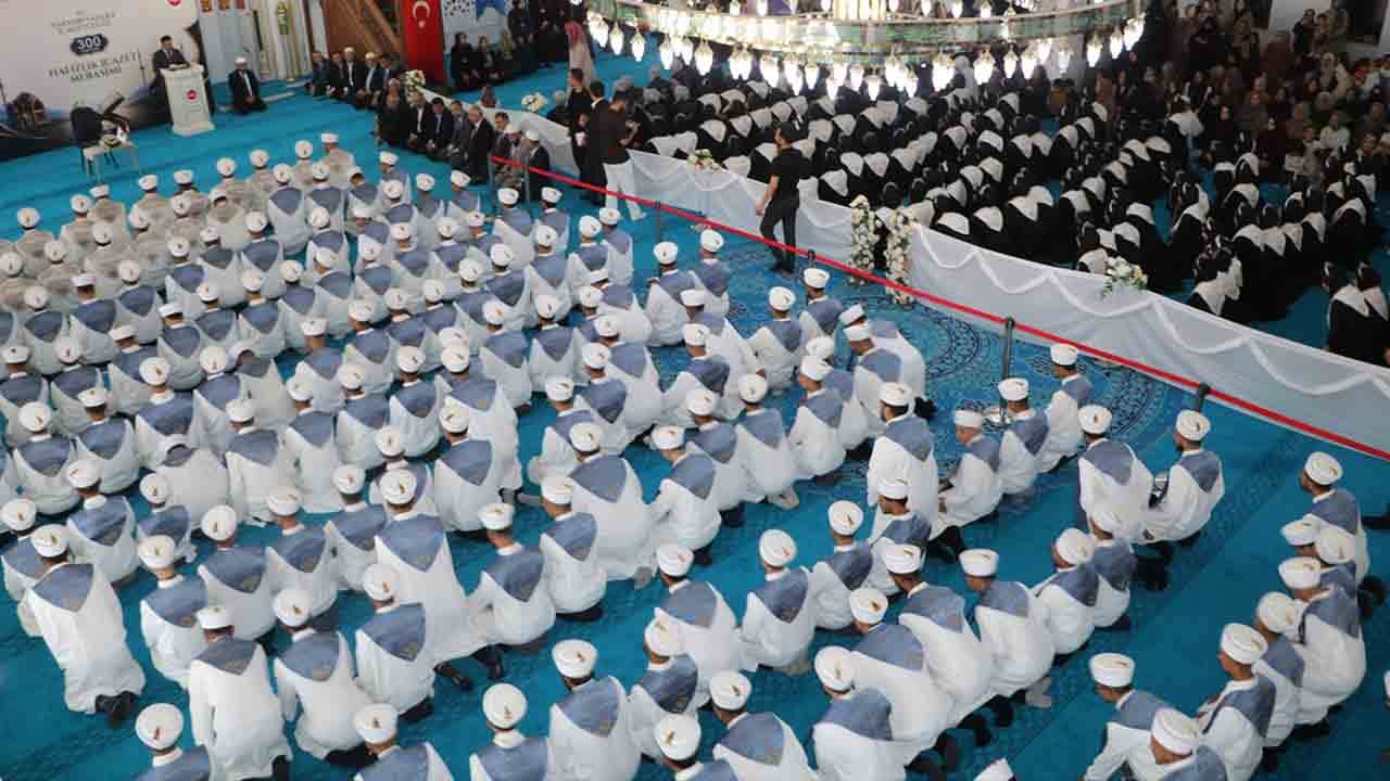 Foto - "En hayırlınız Kur'an-ı öğrenen ve öğretendir": Kur’an bülbülleri icazet aldı